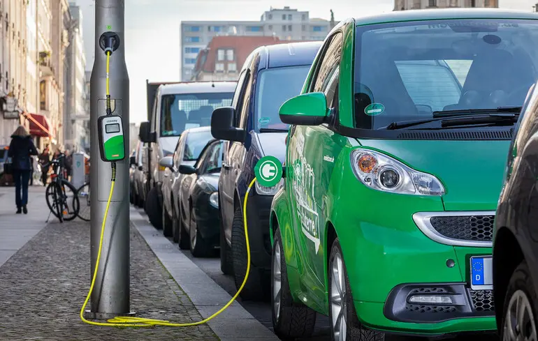 «Пальне» для електромобілів в Україні майже безкоштовне — експерт 