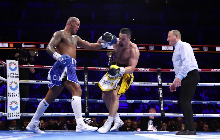 Новый соперник для Усика: Уордли неожиданно нокаутировал Паркера и вызвал на бой украинца