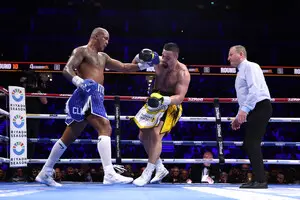 Новый соперник для Усика: Уордли неожиданно нокаутировал Паркера и вызвал на бой украинца