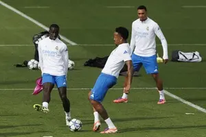 Футболисты 