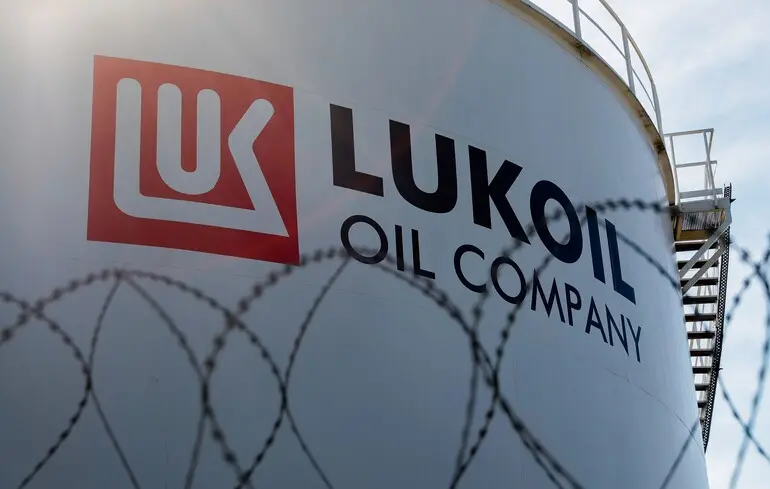 «Лукойл» після американських санкцій продає закордонні активи 