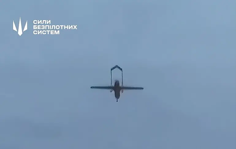 Дрон Ан-196 "Лютый" наносит удар по предприятию "ВНИИР Прогресс" в городе Чебоксары (Чувашская республика РФ) на расстоянии около 1000 км от государственной границы Украины / 9 июня 2025 года