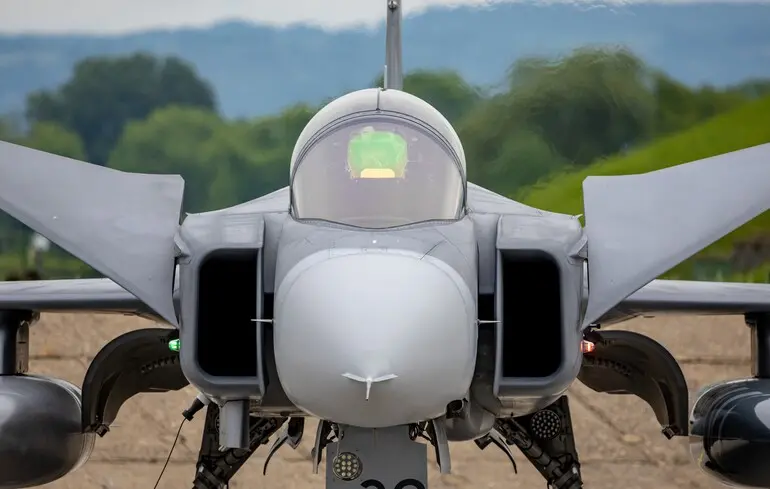 Український флот на 250 літаків: Зеленський розповів про авіапереговори зі США, Францією та Швецією