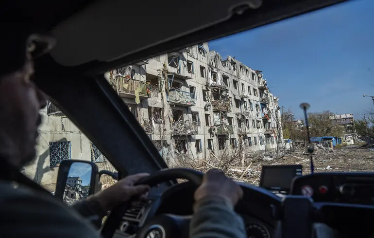 Вид на руйнування, спричинені російськими атаками на місто Костянтинівка, Донецька область, Україна / 24 жовтня 2025 року