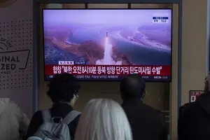 КНДР запустила стратегические крылатые ракеты накануне визита Трампа в Южную Корею