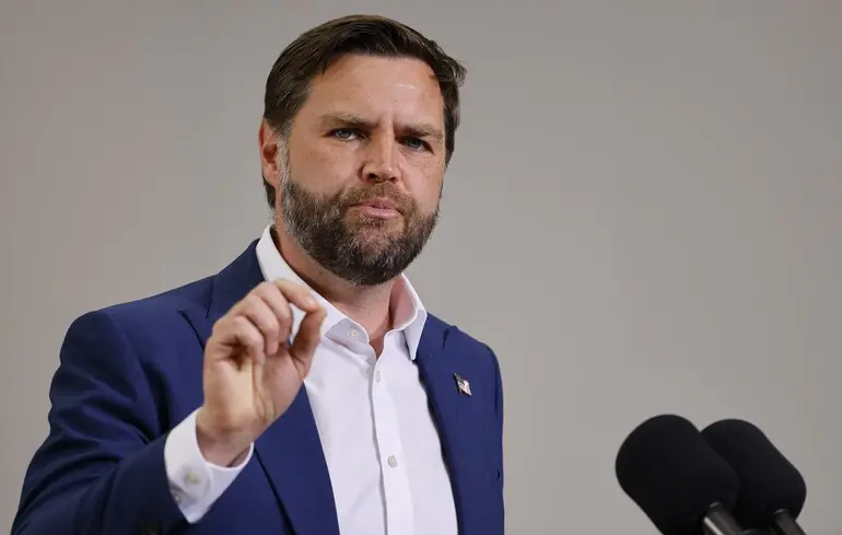 Венс назвав суперечку з Зеленським у Овальному кабінеті «найвідомішим моментом своєї кар'єри»