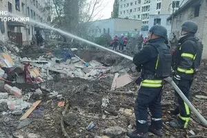 В Запорожье уже известно о двух погибших людях. Есть видео с места ударов