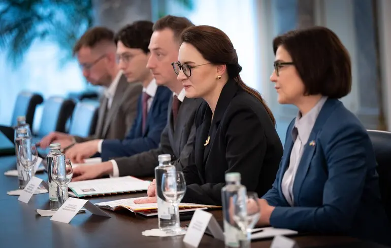 Позитивні досягнення уряду Свириденко не допоможуть врятувати економіку, якщо не врахують фатальні ризики — експерт