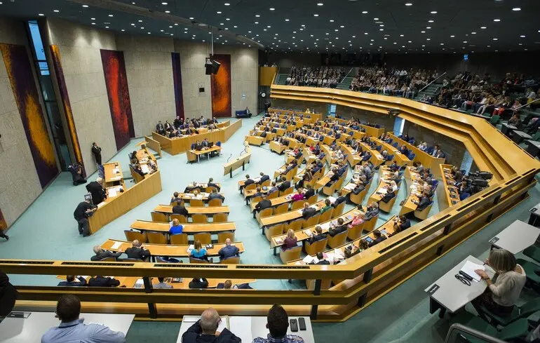 Нидерланды хотят лишить Словакию права голоса в ЕС