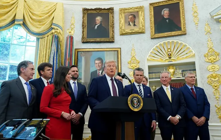 The Atlantic: Высокопоставленные чиновники Трампа переезжают жить на военные базы ради собственной безопасности