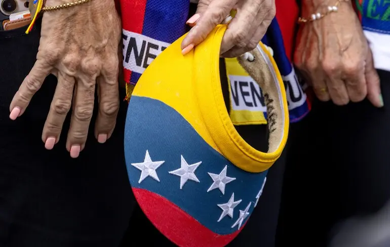 Порти та аеропорти: США визначили цілі для ударів у Венесуелі — WSJ