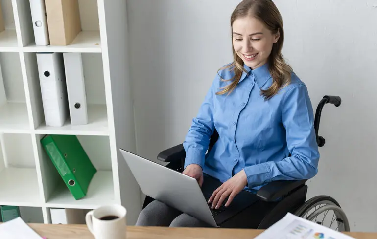 Трудові відносини: чи може роботодавець відправити у відрядження особу з інвалідністю