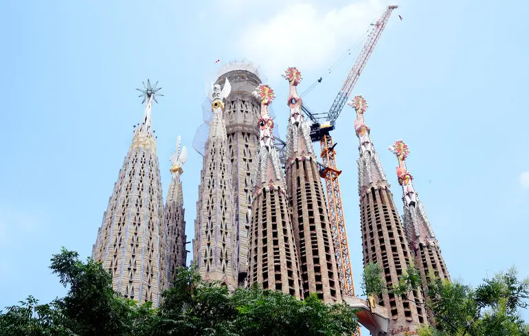 Саграда Фамилия стала самой высокой церковью в мире: сооружение продолжает расти