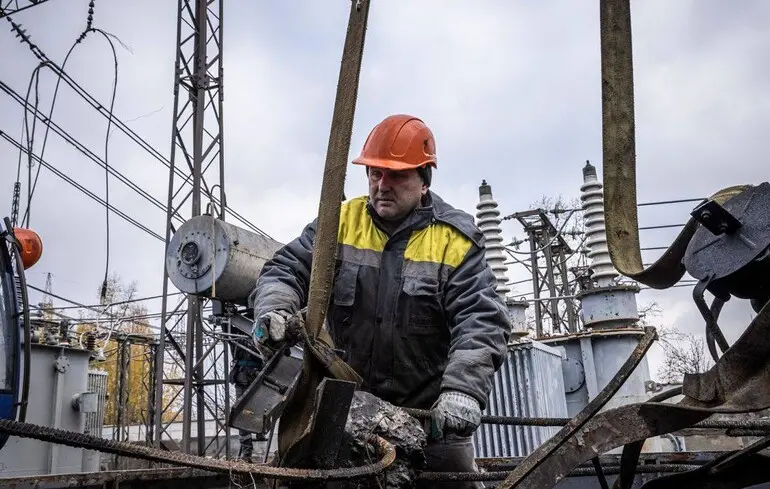 Под ударом РФ снова оказались энергообъекты в Сумской области: есть раненый