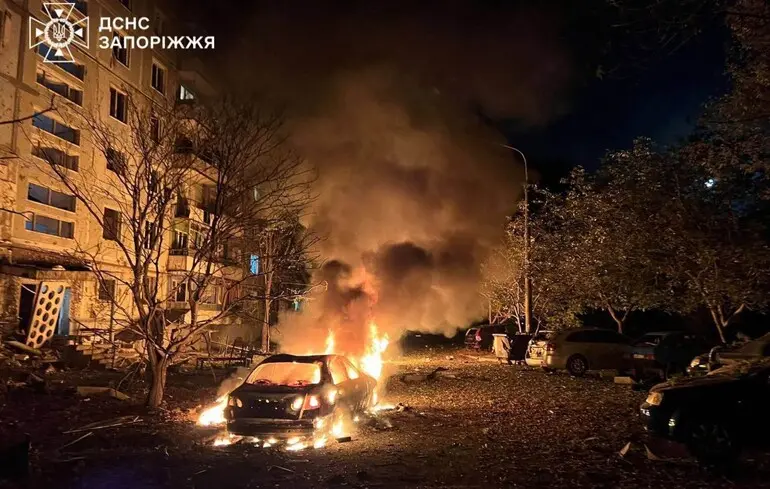 Россияне атаковали Запорожье ракетами, есть повреждения в жилом секторе