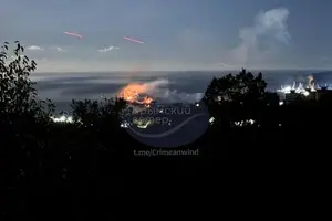 Россияне заявили, что после БПЛА-атаки в Туапсе повреждены нефтяной танкер и терминал, произошел пожар