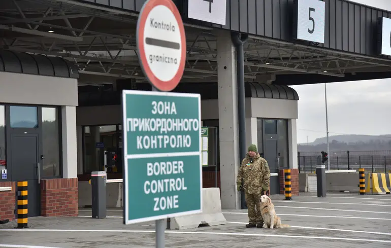 Таможня предупредила о возможных задержках движения на границе с Польшей