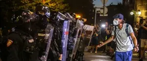 Президент Сербии предложил провести досрочные выборы