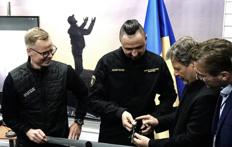 Зеленський заявив про відкриття представництв з експорту зброї у Європі. Контрактами опікуватиметься Камишін