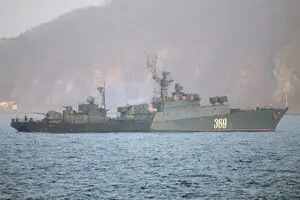 У Севастополі горів корабель 