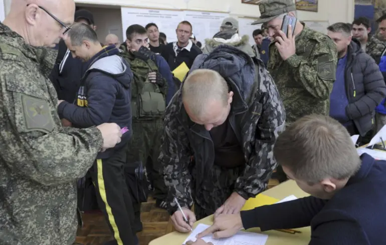 Путін запроваджує цілорічний призов: у Росії готуються до безперервних облав на призовників