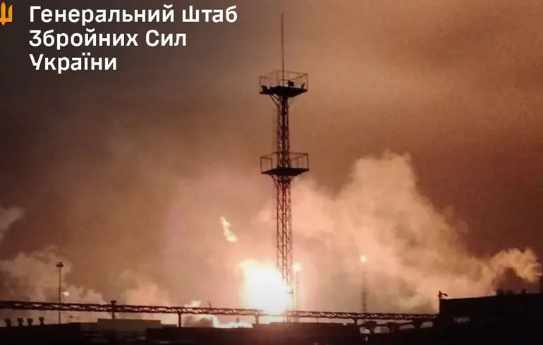 Генштаб підтвердив удари по російських НПЗ та складу пального на Херсонщині 