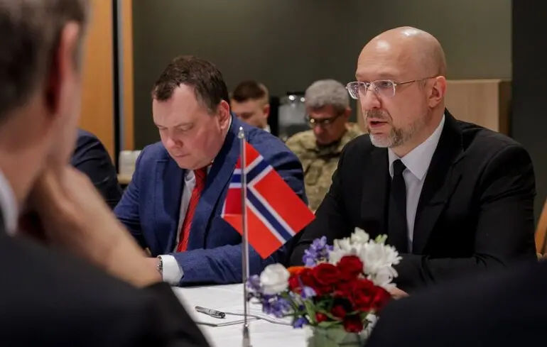 Украина и Норвегия подписали меморандумы о создании оборонного предприятия и стандартах качества