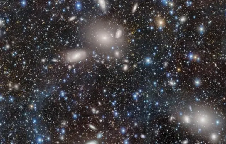 Горячий хаос: ученые рассказали, какими были первые галактики 