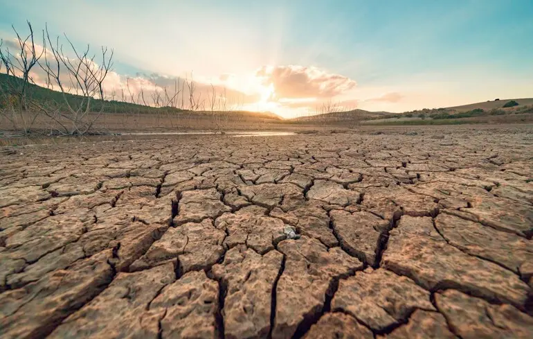 FT: Мир стремительно движется к потеплению планеты на 2,8°C — последствия будут почти апокалиптические
