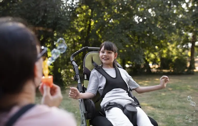 Достроковий вихід на пенсію: чи можуть це зробити батьки дітей з інвалідністю