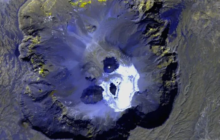 Спутниковые снимки показали зловещий «череп» в Сахаре