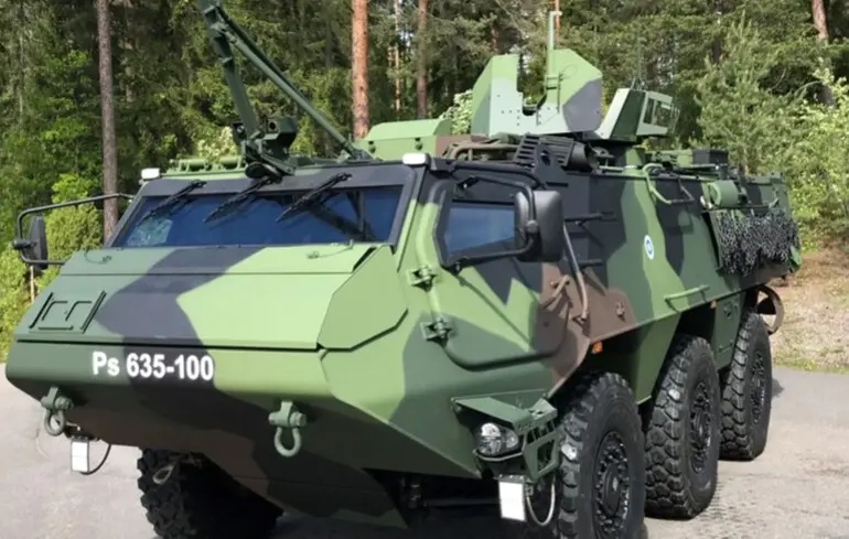 Латвия в четверг передаст ВСУ 21 бронетранспортер Patria