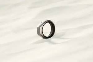 Кільце з ШІ дозволяє “спілкуватися зі своїми думками”: Sandbar представив Stream Ring