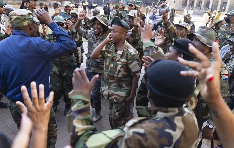 Уряд ПАР отримав 