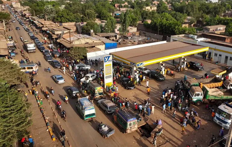 Очереди на заправках в Бамако