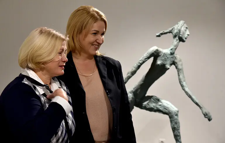 Мистецтво про родину та духовну силу: у Музеї історії Києва відкрили виставку Олександра Сухоліта