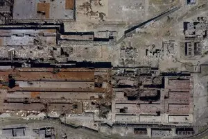 Оккупанты показали разрушенный ими же комбинат 