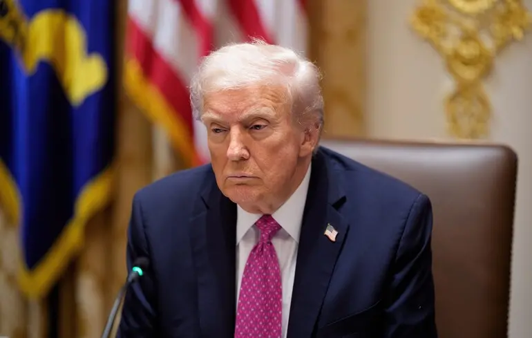 Рейтинг Трампа падає, а демократи більше мотивовані голосувати на виборах до Конгресу США, ніж республіканці — опитування