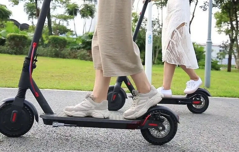 Париж, Мадрид і Прага повністю заборонили прокат електросамокатів