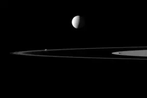 Океан супутника Сатурна може підтримувати життя: вчені виявили стабільне джерело тепла 