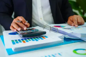 FT: Корпоративный сектор США вырос в третьем квартале быстрее всего за четыре последних года, несмотря на пошлины Трампа