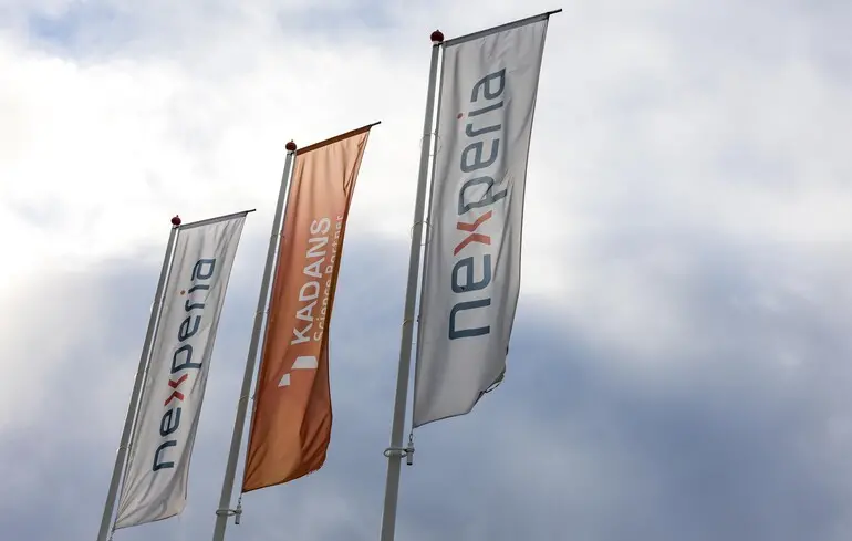 Китай послабив експортний контроль для чіпів Nexperia