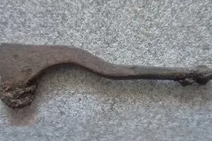 Археологи знайшли інструмент для операцій на черепі віком 2300 років