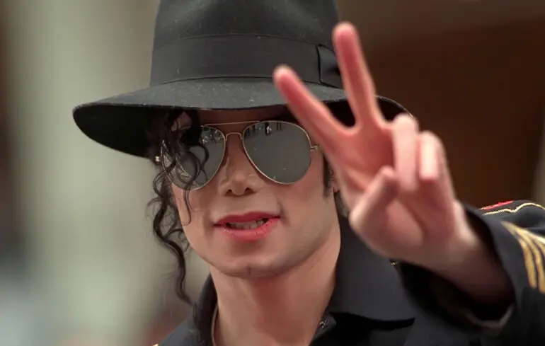 Майкл Джексон.