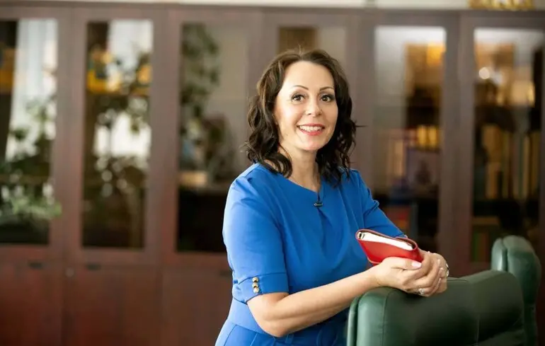 Гендиректором 