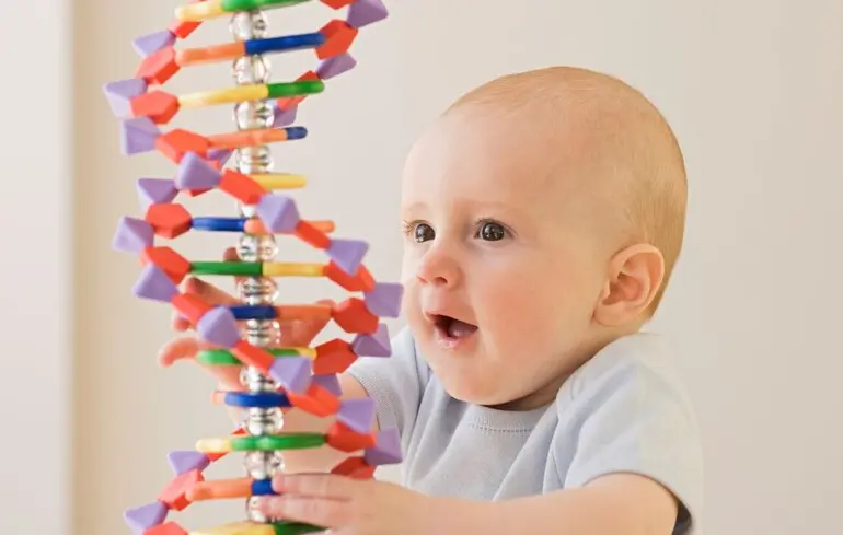 Сем Альтман та його чоловік фінансують стартап із редагування генів майбутніх дітей