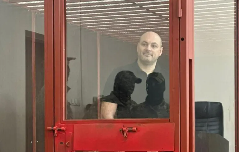 Фігурант НАБУ має бігову доріжку в камері, а детектив сидить у "смердючому і холодному" приміщені — Кривонос