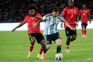 Сборная Аргентины провела матч в Африке за 12 миллионов долларов