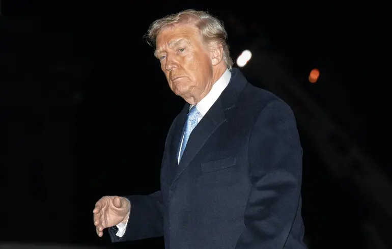 Дональд Трамп вернулся в Белый дом после визита в Палм-Бич во Флориде, США / 16 ноября 2025 года