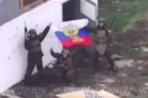 Россияне подняли триколор в Ровнополье